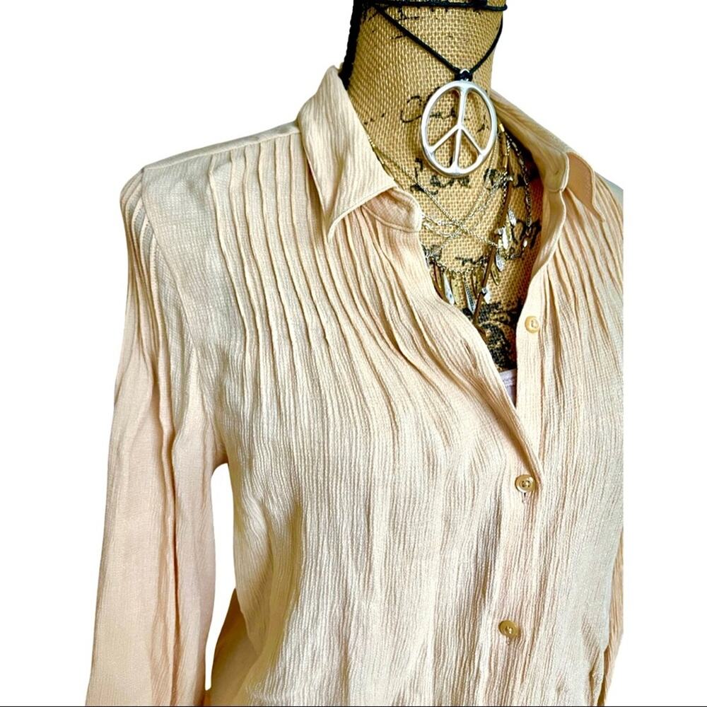 EXPRESS Long Sleeve pintuck pleats on Shoulder & Corsage SIZE LARGE cream tone